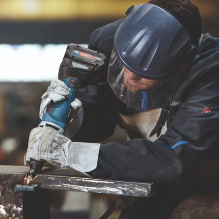 Bosch GGS 18V-23 PLC Smerigliatrice diritta professionale a batteria 18 V senza spazzole + 1x batteria ProCore 4,0 Ah + caricabatteria + L-Boxx