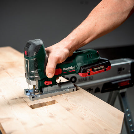 Metabo ST 18 LT 130 BL seghetto alternativo a batteria 18 V 130 mm brushless + 1x batteria 4,0 Ah + metabox - senza caricabatterie