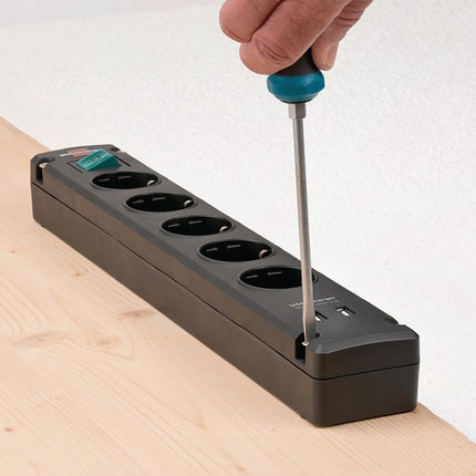 Brennenstuhl Bremounta, ciabatta ( 8000594293 ) Cavo a 5 vie l.3m con protezione per i bambini