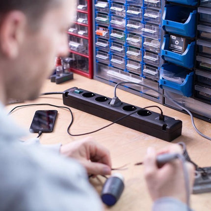 Brennenstuhl Bremounta, ciabatta ( 8000594293 ) Cavo a 5 vie l.3m con protezione per i bambini