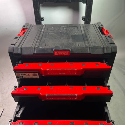 Qbrick System PRO Cart 2 0 Plus Drawer 3 mobile Box auf Raedern 520 x 415 x 660 mm 12 l 2x 4 5 l abnehmbarer Doppelteleskopgriff Beschaedigt 2 - toolbrothers