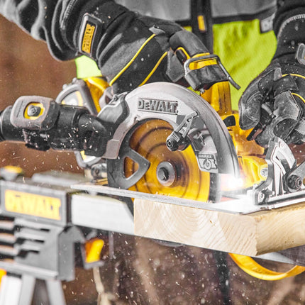 DeWalt DCS 573 P1T Akku Handkreissaege 18 V 190 x 30 mm Brushless 1x Akku 5 0 Ah Ladegeraet TSTAK 4 - toolbrothers