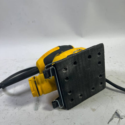 DeWalt DWE 6411 QS Schwingschleifer 230 Watt Klettfix 108 x 115 mm Staubsack Gebraucht 3 - toolbrothers