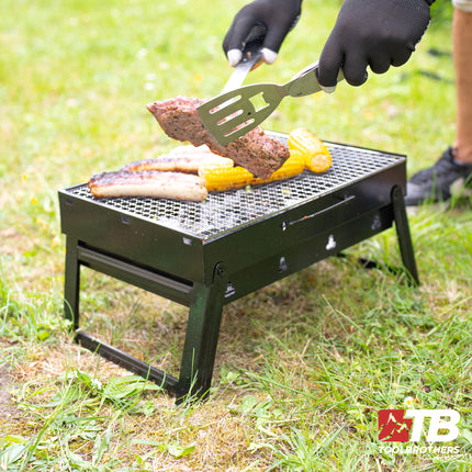 Toolbrothers Outdoor tragbarer Holzkohle Grill für Camping werkzeuglose Montage 43 x 29 x 23 cm Schwarz Chrom beschichtet Smoker BBQ Pit Grill